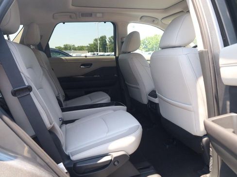 New 2026 Nissan Pathfinder SL w/ SL Premium Package AWD/4WD image 22