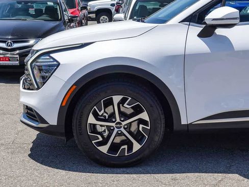 Certified 2025 Kia Sportage EX FWD image 9