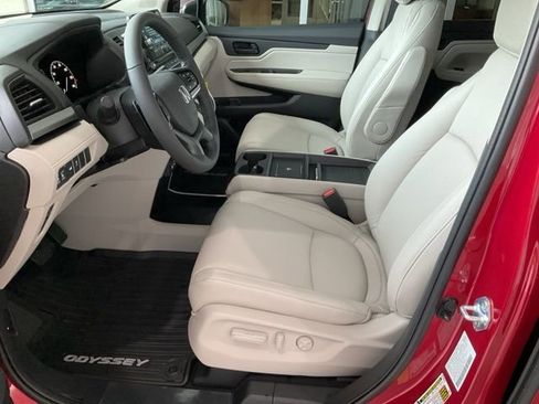 New 2026 Honda Odyssey EX-L image 4
