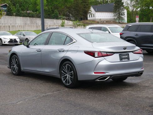 New 2025 Lexus ES 350 w/ Premium Package FWD image 4