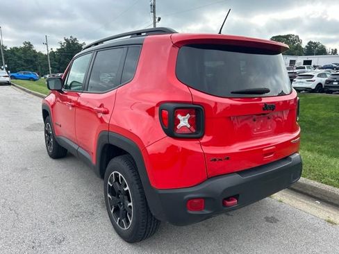 Used 2023 Jeep Renegade Trailhawk AWD/4WD image 4