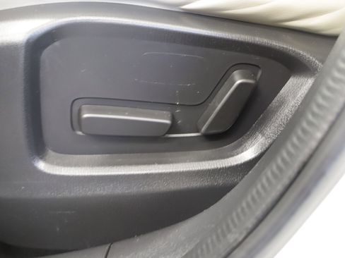 Used 2018 MAZDA CX-5 Touring image 11