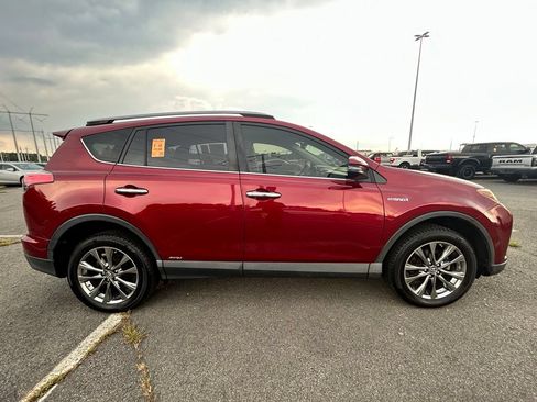 Used 2018 Toyota RAV4 Limited AWD/4WD image 6