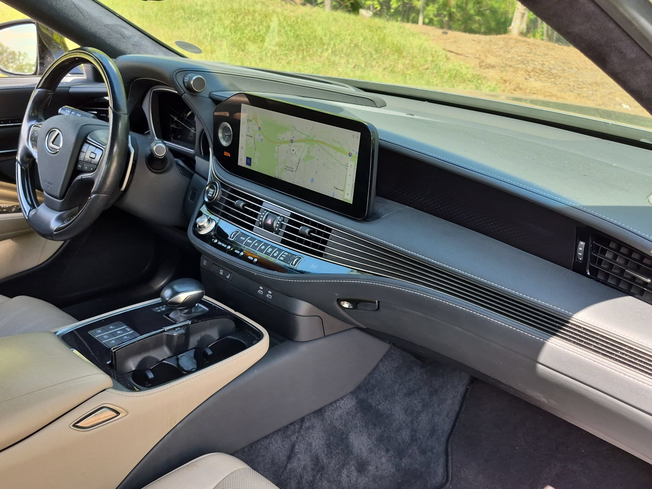 Used 2023 Lexus LS 500 w/ Interior Upgrade Package RWD image 19