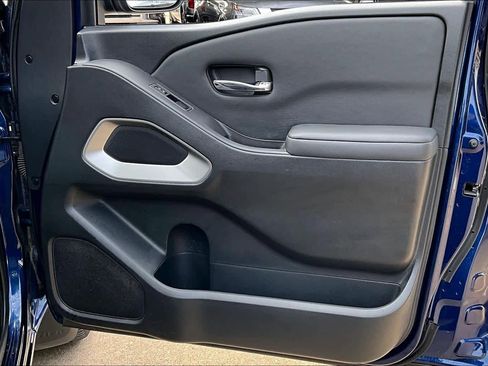 Used 2022 Nissan Frontier SV w/ Technology Package image 23