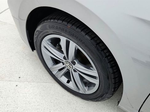 Used 2024 Volkswagen Jetta SE FWD image 25