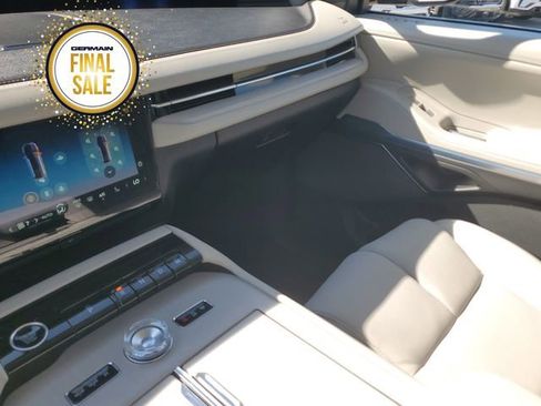 New 2025 Lincoln Navigator Reserve image 27