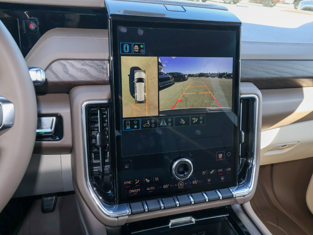 New 2026 GMC Yukon Denali w/ Advanced Technology Package AWD/4WD image 23