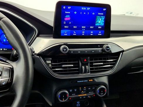 Used 2022 Ford Escape Titanium image 17