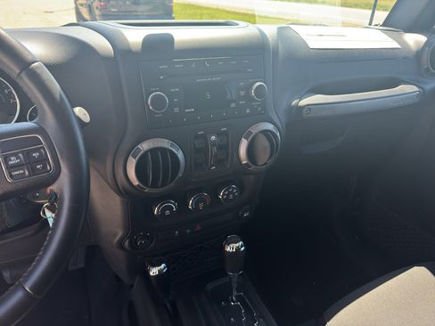 Used 2017 Jeep Wrangler Unlimited Sport w/ Quick Order Package 24S AWD/4WD image 21