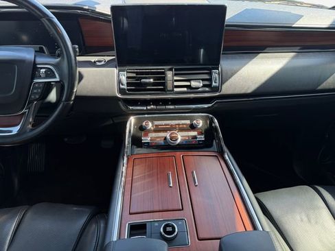 Used 2022 Lincoln Navigator L Reserve AWD/4WD image 11
