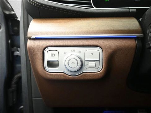 New 2026 Mercedes-Benz GLS 450 4MATIC image 18