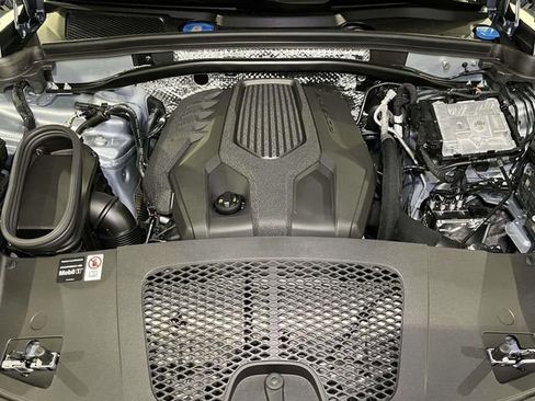 New 2026 Porsche Macan image 25