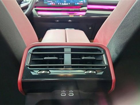 Used 2024 BMW i5 eDrive40i w/ Premium Package image 52