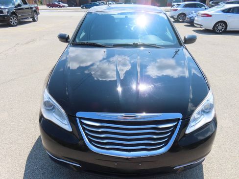 Used 2013 Chrysler 200 LX FWD image 32