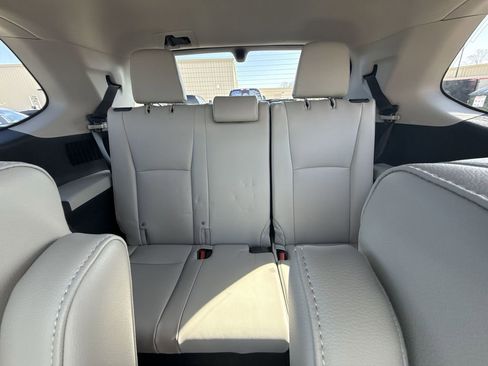 Used 2024 Toyota Grand Highlander XLE image 23