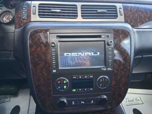 Used 2012 GMC Yukon Denali image 18