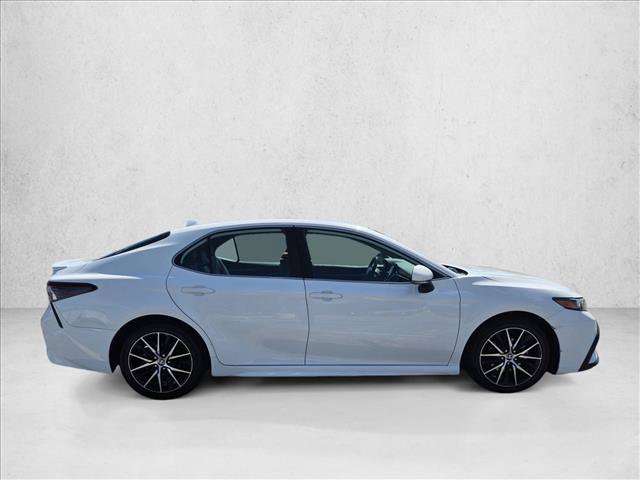 Used 2024 Toyota Camry SE FWD image 4