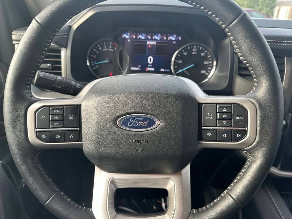 Used 2024 Ford Expedition Max XLT AWD/4WD image 12