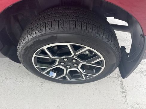 Used 2025 Ford Maverick Lariat AWD/4WD image 12