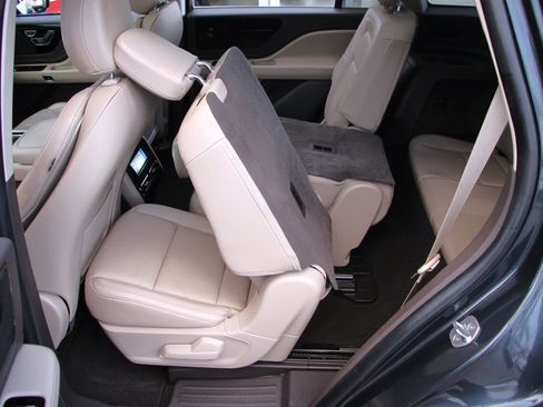 Used 2022 Lincoln Aviator Reserve image 24