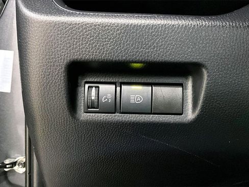 Used 2019 Toyota RAV4 LE image 16