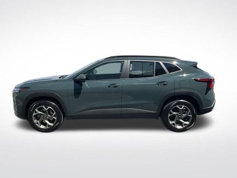 Used 2025 Chevrolet Trax LT w/ Driver Confidence Package FWD image 12