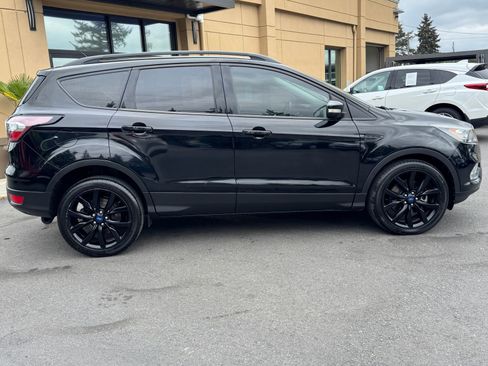Used 2017 Ford Escape Titanium AWD/4WD image 8