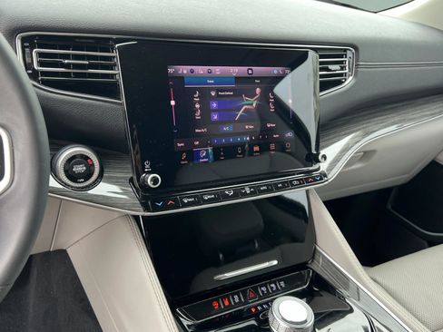 Used 2022 Jeep Wagoneer Series II w/ Convenience Group I image 16