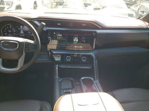 Used 2025 GMC Sierra 2500 Denali w/ Denali Reserve Package image 14