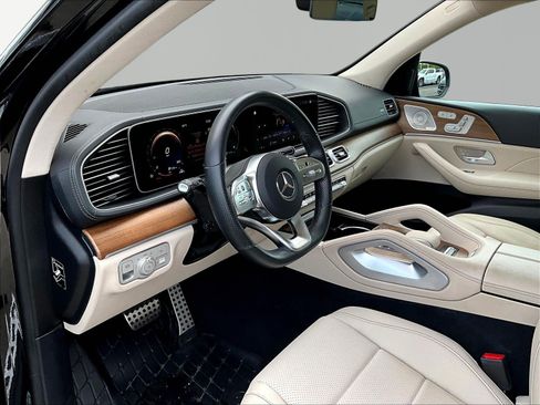Used 2023 Mercedes-Benz GLS 450 4MATIC image 17