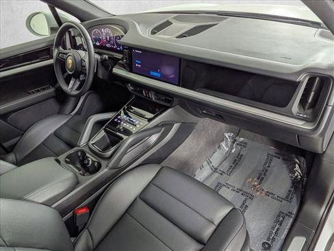 Certified 2024 Porsche Cayenne S AWD/4WD image 23