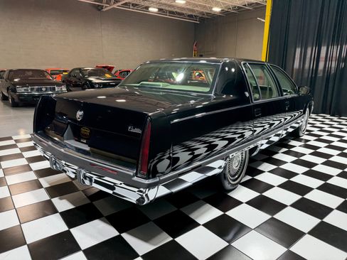 Used 1995 Cadillac Fleetwood Brougham RWD image 20