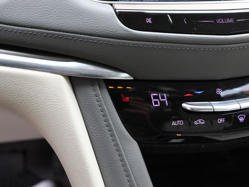 Used 2017 Cadillac XT5 Luxury w/ LPO, Wheel Lock Package FWD image 23