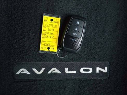 Used 2018 Toyota Avalon XLE Premium image 28