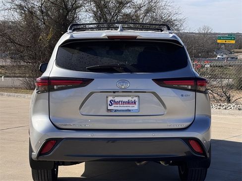 New 2025 Toyota Highlander Limited image 5