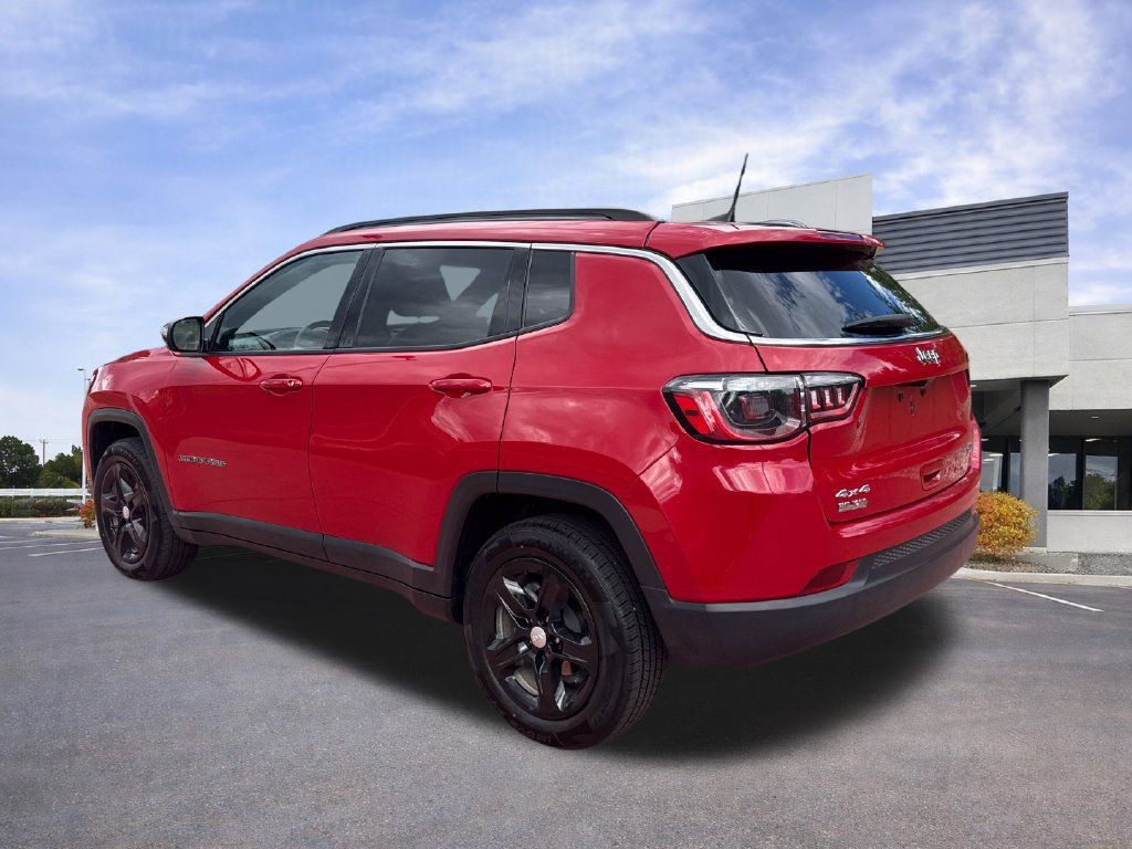Used 2023 Jeep Compass Latitude AWD/4WD image 5