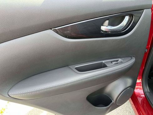 Used 2022 Nissan Rogue Sport SL image 5