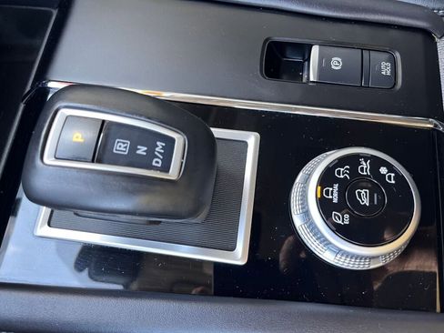 Used 2022 Mitsubishi Outlander SE image 19