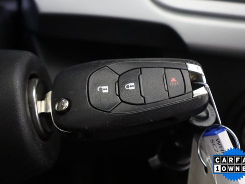 Used 2025 Chevrolet Trax LS FWD image 32