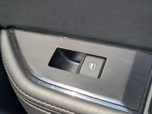 Used 2026 Nissan Rogue SV FWD image 33