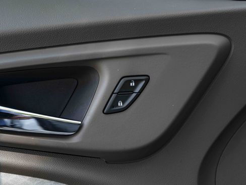 Used 2017 Chevrolet Malibu LT FWD image 36