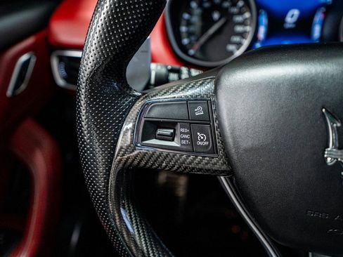 Used 2018 Maserati Levante S GranSport image 45