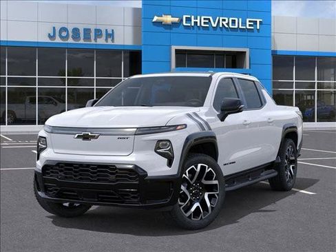 New 2025 Chevrolet Silverado EV RST AWD/4WD image 8