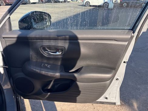 Used 2024 Honda HR-V Sport image 28