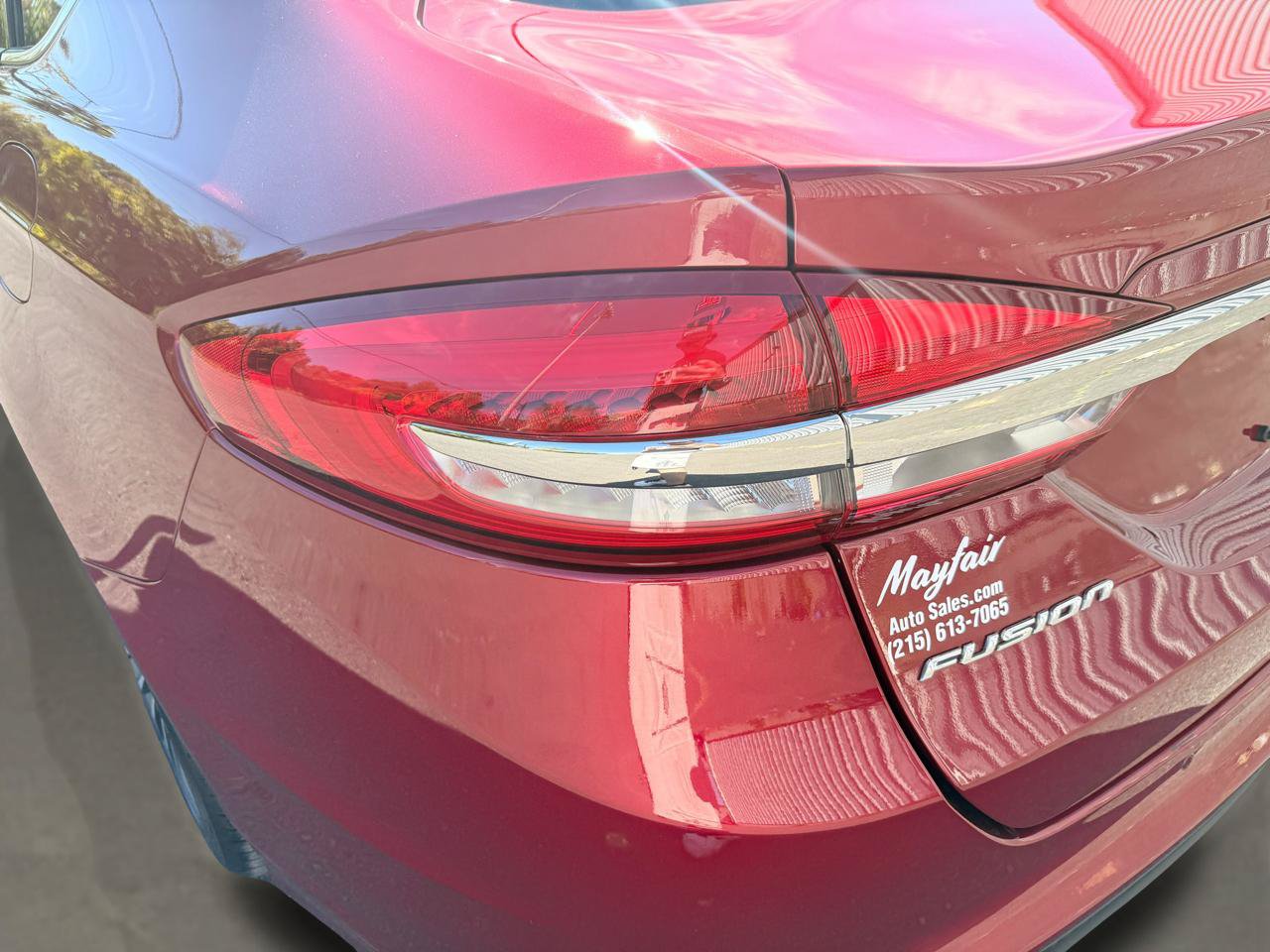 Used 2017 Ford Fusion SE w/ Fusion SE Technology Package FWD image 12