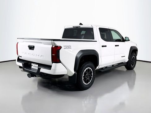 Used 2025 Toyota Tacoma TRD Off-Road AWD/4WD image 5