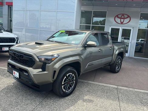Certified 2026 Toyota Tacoma TRD Sport AWD/4WD image 3
