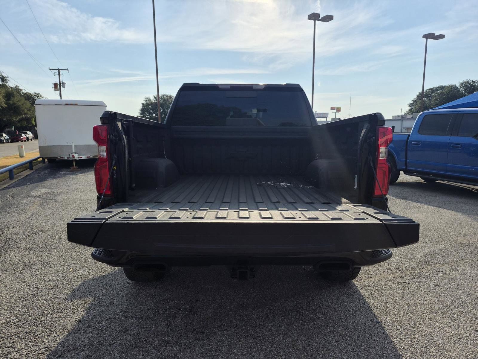Used 2021 Chevrolet Silverado 1500 LT Trail Boss w/ LT Trail Boss Premium Package AWD/4WD image 12