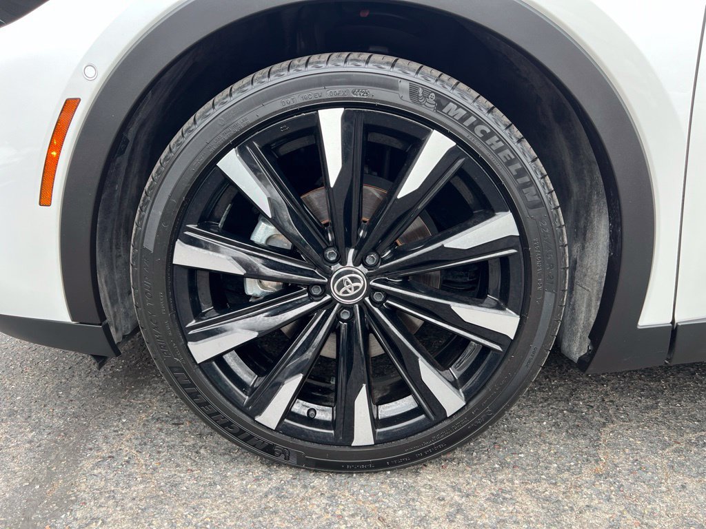 Certified 2024 Toyota Crown Platinum AWD/4WD image 9